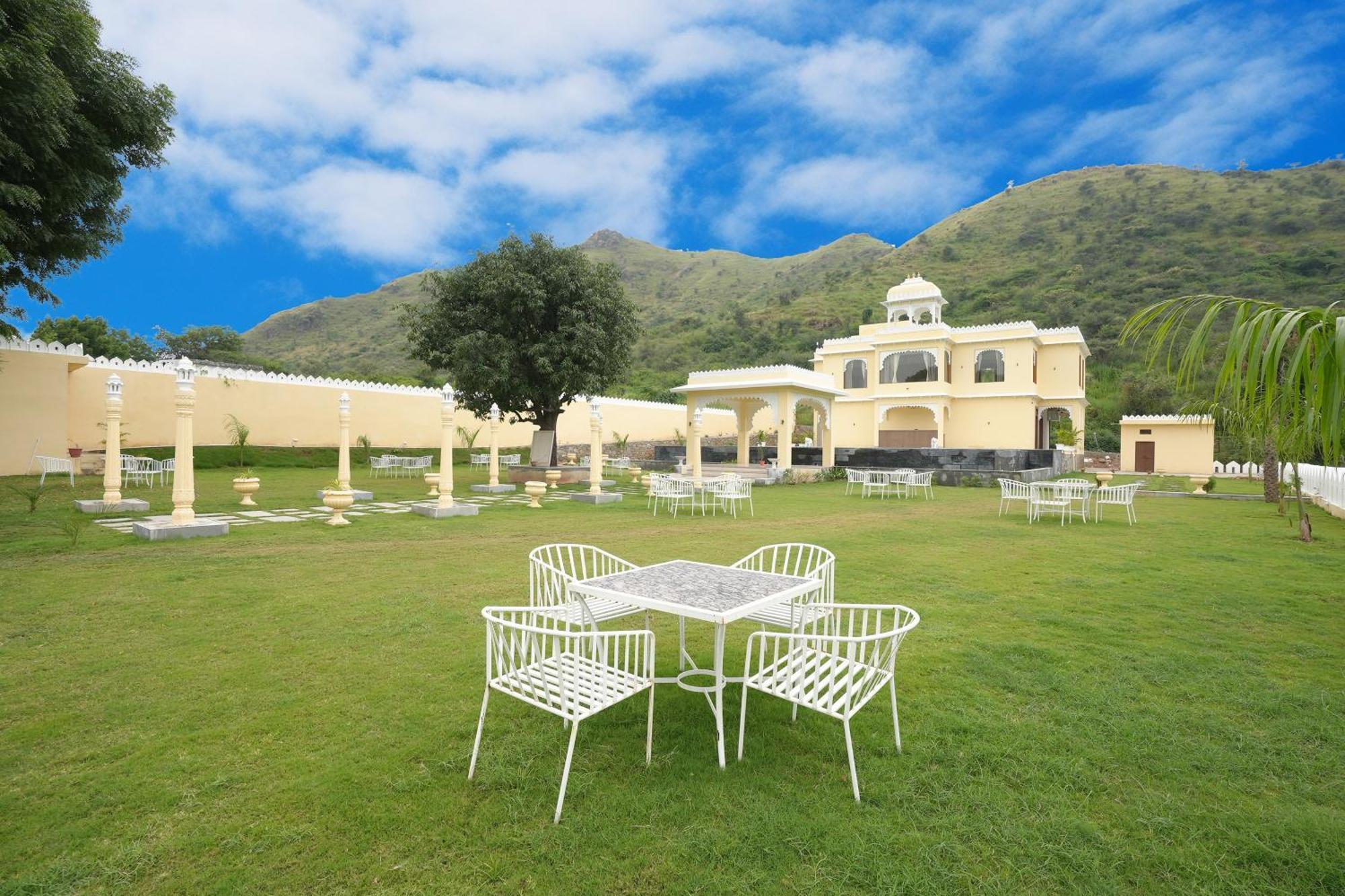 Maangarh Resorts Udaipur Exteriör bild